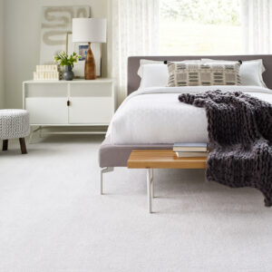 White carpet in bedroom | Hernandez Wholesale Flooring
